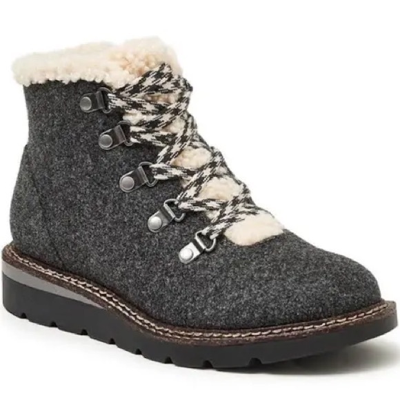 New Madden NYC Flannel Hiking Boots - Picture 1 of 7